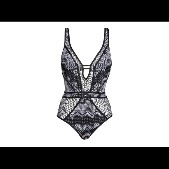 NWOT BECCA Reveal Show & Tell Crochet One-Piece Swimsuit - Picture 5 of 8
